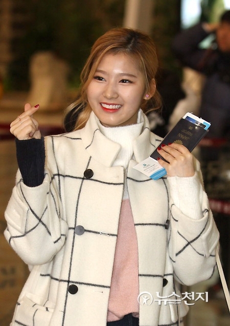 포토] 트와이스 사나 