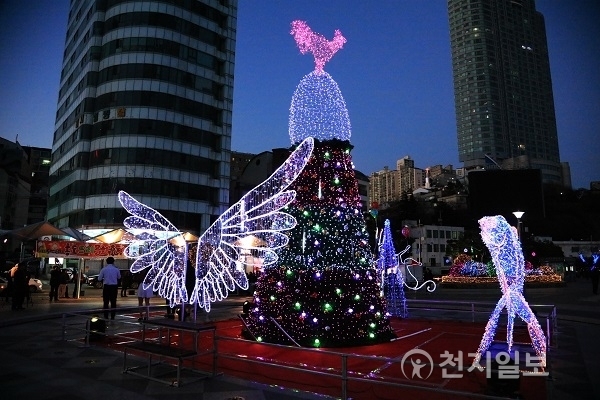2017.11.27 ‘송도 트리문화축제’ 모습. (제공: 부산 서구청) ⓒ천지일보(뉴스천지)