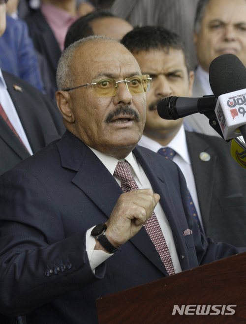 4일 예멘의 후티 반군이 살해했다고 주장한 알리 압둘라 살레 전 대통령의 올 8월 자료사진. (출처: 뉴시스)