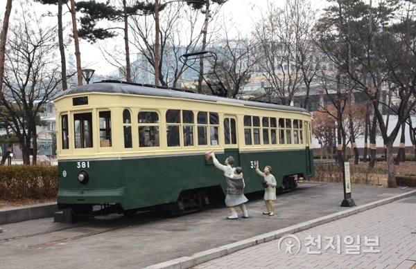 복원된 노면전차 381호 (출처: 서울시) ⓒ천지일보(뉴스천지) 2018.1.23