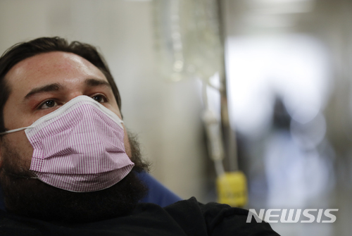 미 질병통제예방센터(CDC)는 26일(현지시간) 미 전역에 독감이 확산하고 있다며 지난 22일까지 병원을 방문한 환자 15명 중 1명이 독감 증상을 보였다고 밝혔다. (출처: 뉴시스)