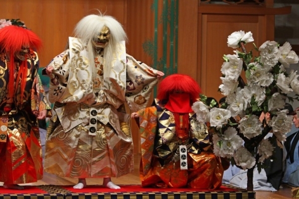 일본 연극 형태 중 하나인 ‘노’ (출처: 정선군 공식 블로그)