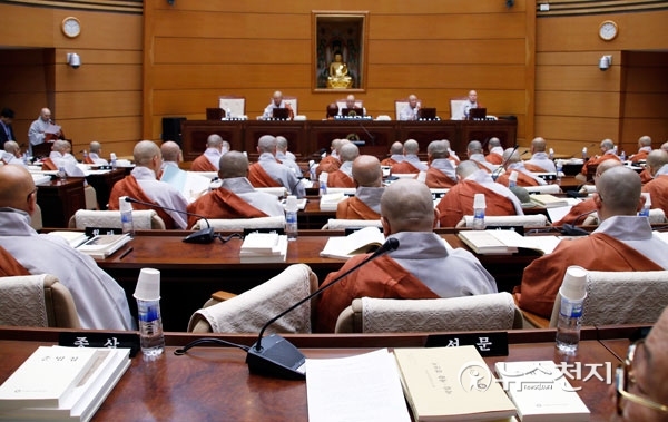 대한불교조계종 중앙종회가 올해 3월 서울 종로구 한국불교역사문화기념관 국제회의장에서 제208회 임시회를 진행하고 있다. ⓒ천지일보(뉴스천지)