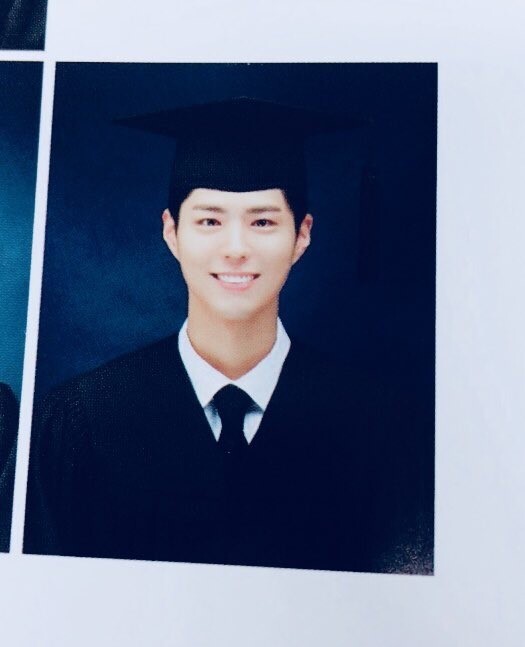 박보검 졸업사진 (출처: 온라인 커뮤니티)