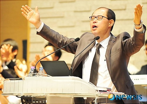 여신도 성추행 의혹으로 비난받고 있는 전병욱 목사는 해당 노회로부터 별다른 징계를 받지 않아논란을 키웠다. (사진출처: 뉴시스)