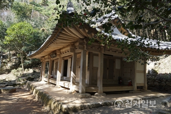 만덕산 중턱에 자리한 다산초당. 이곳에서 정약용은 18년의 유배기간 중 11년을 지낸다. 이곳에서 많은 제자들을 가르치고, 수많은 저서를 집필했다. ⓒ천지일보(뉴스천지) 2018.3.23