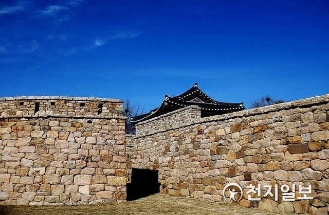 면천읍성 성곽 복원 모습. (제공: 당진시) ⓒ천지일보(뉴스천지) 2018.4.9