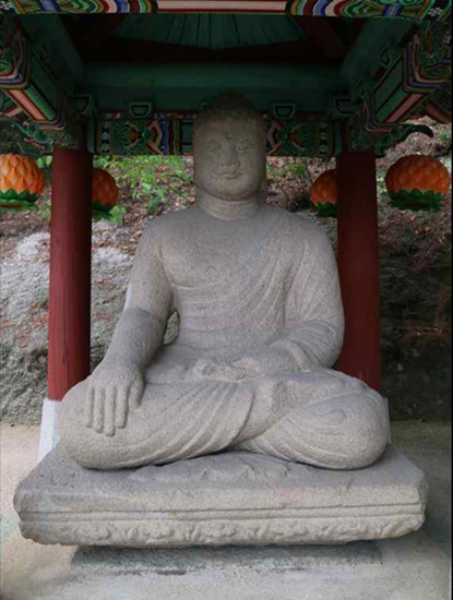 경주 방형대좌 석조여래좌상 정면. (제공: 문화재청)