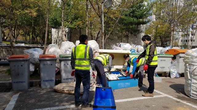 안산시가 지난 19일 재활용폐기물 수거대책반을 가동했다. (제공: 안산시) ⓒ천지일보(뉴스천지) 2018.4.23