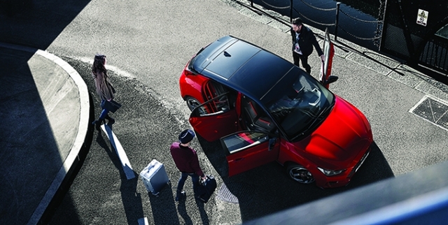 현대자동차가 카셰어링 업체 그린카와 함께 5월 1일부터 6월 30일까지 신형 벨로스터를 무료로 시승해 볼 수 있는 ‘신형 벨로스터 무료 시승 이벤트’를 실시한다. (제공: 현대자동차)
