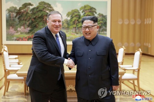 (평양 조선중앙통신=연합뉴스) 조선중앙통신은 북한 김정은 국무위원장이 마이크 폼페이오 미국 국무장관을 접견했다고 10일 보도했다. (출처: 연합뉴스)
