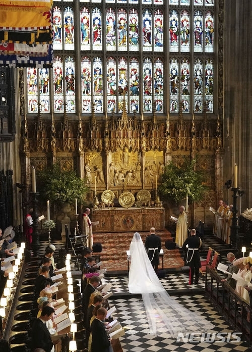 19일(현지시간) 영국 윈저성에 있는 세인트 조지 교회에서 해리 왕자와 메건 마클의 '세기의 결혼식'이 열리고 있다. (출처: 뉴시스)