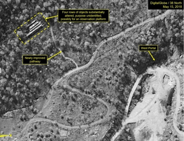 북한 풍계리 핵실험장 주변의 동향을 보여주는 지난 5월 15일자 위성사진. 왼쪽에 관측소와 이동길로 추정되는 것들이 새로 만들어졌다. (출처: 38노스)