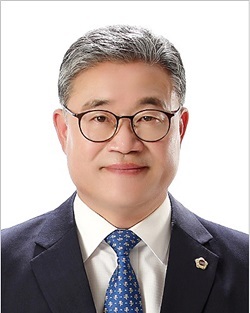 충남도의회 윤리특별위원장에 김명선 의원.