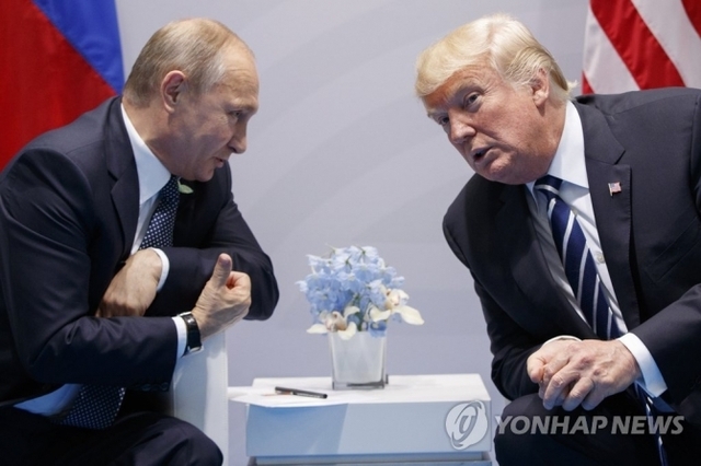 지난해 주요20개국(G20) 정상회담때 만난 트럼프(오른쪽)과 푸틴 (출처: 연합뉴스)