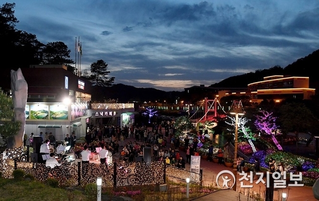 대전 중구에서 4월부터 시작한 버스킹데이가 오는 21일 여름맞이 특별이벤트로 무대를 수변무대로 옮기며 시원한 여름밤을 선사할 예정이다. (제공: 대전 중구) ⓒ천지일보(뉴스천지) 2018.7.18
