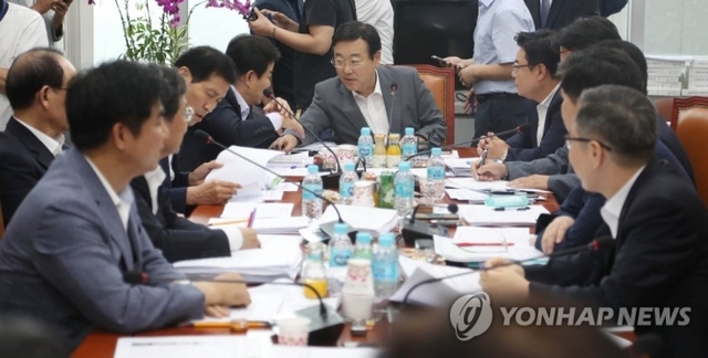 정무위 법안심사소위, 인터넷전문은행 특례법 논의 모습. (출처: 연합뉴스)