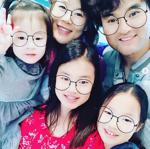 박찬호, 아내 박리혜·딸들과 함께한 가족사진 (출처: 박찬호 인스타그램)