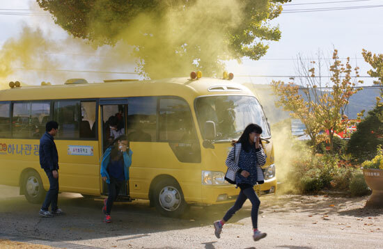 천안교육지원청(교육장 최경섭)은 22일 수신초등학교에서 통학버스 화재사고를 가정한 대피 훈련을 실시했다. (사진제공: 천안교육지원청)