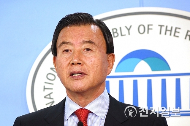 자유한국당 홍문표 의원. ⓒ천지일보