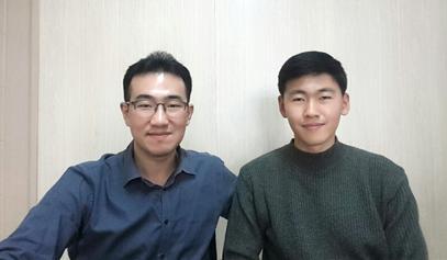 심준섭 교수(왼쪽)와 진경준 박사과정. (제공: 광운대학교)