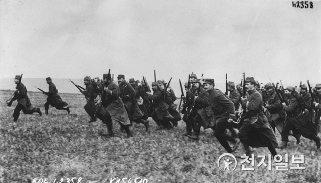 프랑스 보병의 돌격(1914) ⓒ천지일보 2018.11.23