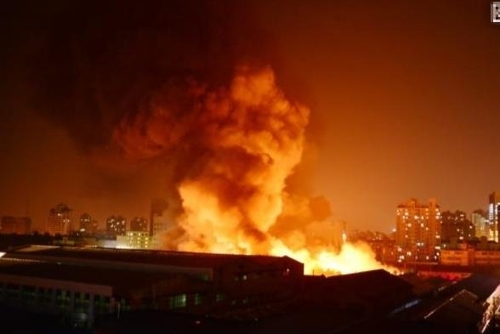 중국 허베이 화학공장 부근서 폭발사고 발생. (출처: 연합뉴스)