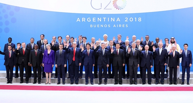 1일(현지시간) 아르헨티나 부에노스아이레스에서 이틀간 열렸던 주요20개국(G20) 정상회의가 폐막한 가운데 각국 정상들이 기념촬영을 하고 있다. 이번 G20 정상회의에서는 다자주의 무역의 중요성과 세계무역기구(WTO)의 개혁을 지지하는 내용의 공동선언문을 발표했다. 기후변화는 미국을 제외하고 파리협정에 지지했다. (출처: G20 홈페이지) ⓒ천지일보 2018.12.2