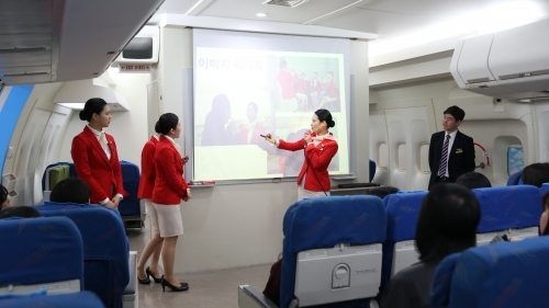 학교에서 운영하는 한호전 항공운항계열 승무원 수업 모습 (제공: 한호전)