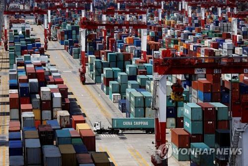 중국 상하이 양산항의 컨테이너 항구. (출처: 연합뉴스)