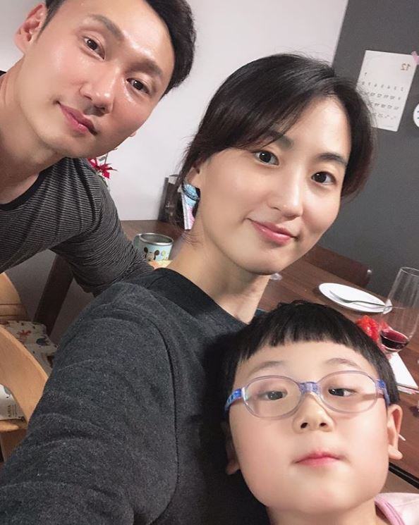 이승윤, 미모의 아내-붕어빵 아들과 함께한 가족사진 공개 (출처: 이승윤 인스타그램)