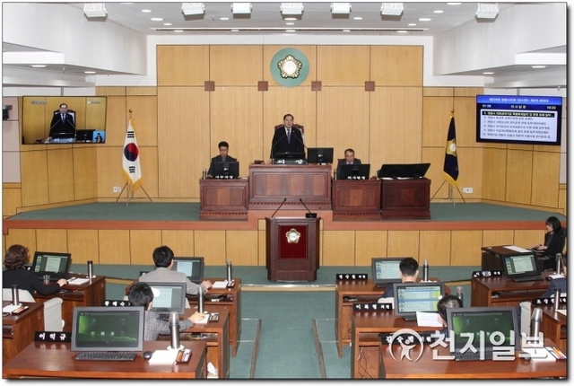 정읍시의회가 30일 제239회 정읍시의회 임시회를 열고 있다. (제공: 정읍시의회) ⓒ천지일보 2019.1.31
