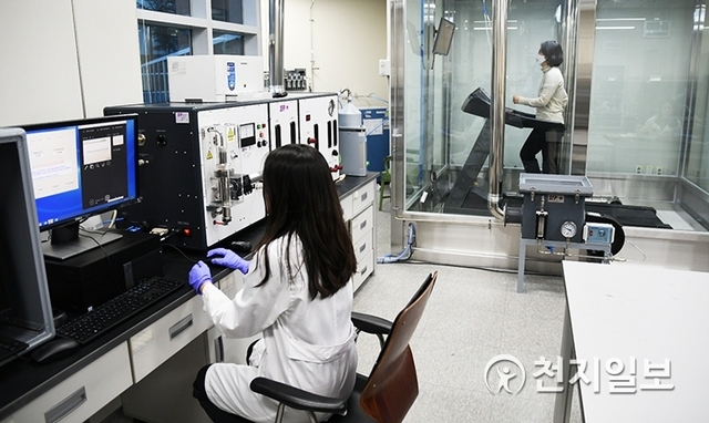 누설률 시험장비 및 챔버 (제공: 서울시)