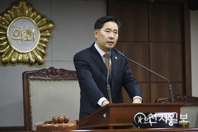 전남 순천시의회가 지난 21일 제230회 임시회를 개회한 가운데 서정진 의장이 개회사를 하고 있다. (제공: 순천시) ⓒ천지일보 2019.2.23