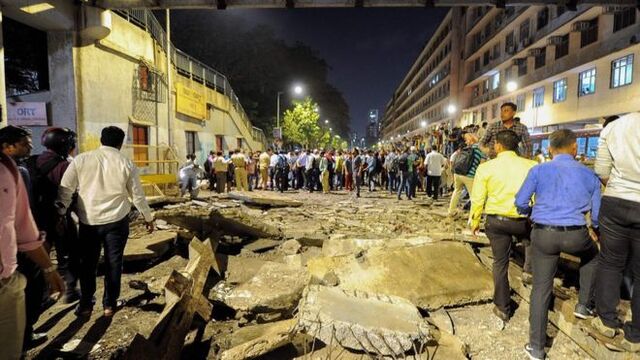 인도 뭄바이 육교 붕괴… 최소 5명 사망·수십명 부상 (출처 : BBC캡처)