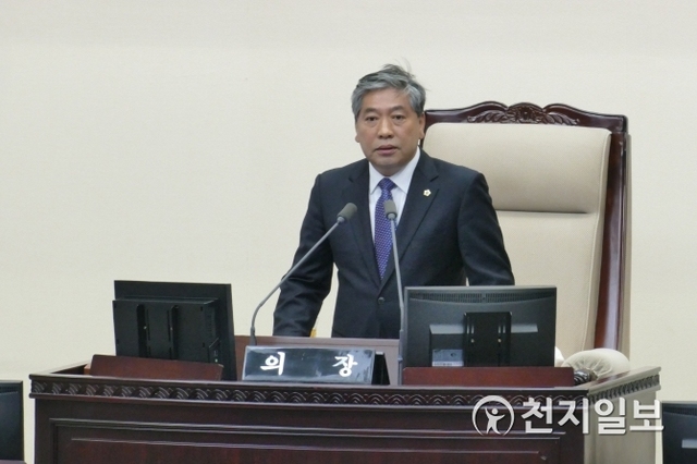 송한준 경기도의회 의장이 26일 제334회 임시회를 개최하고 있다.ⓒ천지일보 2019.3.26