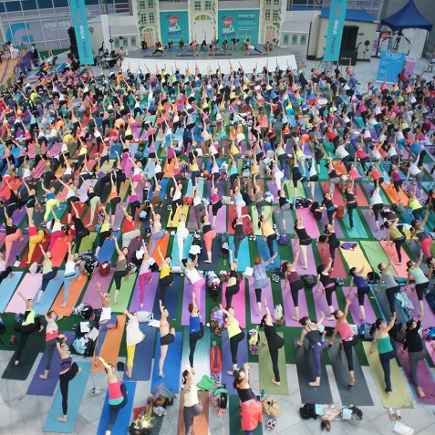 지난 2014년 용산아이파크몰에서 진행된 요가말라 행사 사진. (제공: 롯데쇼핑)
