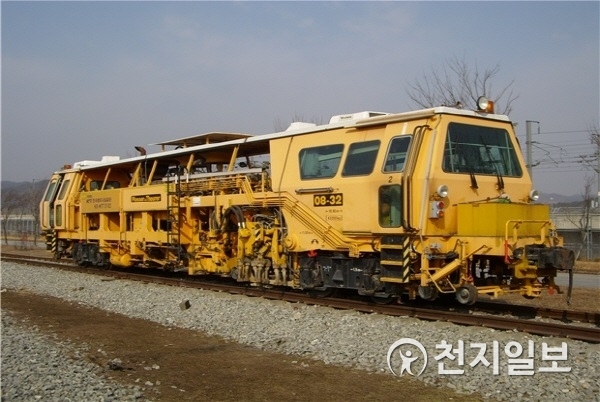 한국철도시설공단 ‘궤도다짐장비’ (제공: 한국철도시설공단) ⓒ천지일보 2019.4.26
