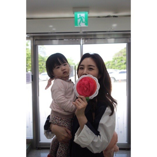 정다은 ‘♥조우종’ 붕어빵 딸과 행복 일상… “아기와 나” (출처: 정다은 인스타그램)