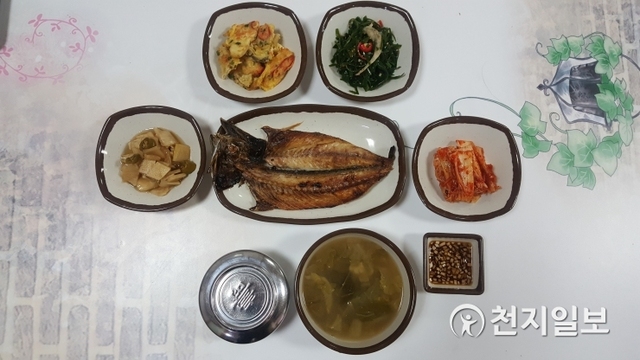 등푸른밥상 고등어구이 정식차림. (제공: 부산 서구청) ⓒ천지일보 2019.5.30