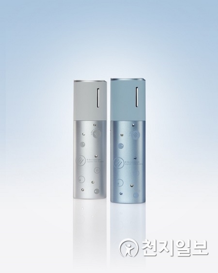 KT&G 신개념 궐련형 전자담배 ‘릴 하이브리드(lil HYBRID)’의 한정판 제품 ‘크리스털 에디션’ 2종. 크리스털 실버(왼쪽)·사파이어 블루(오른쪽) (제공: KT&G) ⓒ천지일보 2019.6.4