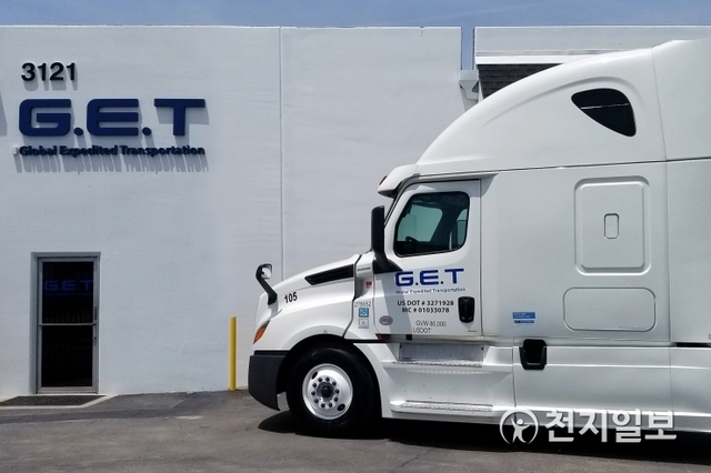 현대글로비스 미국 육상운송을 전문 자회사 'GET' 본사 건물과 트럭. (제공: 현대글로비스) ⓒ천지일보 2019.6.20