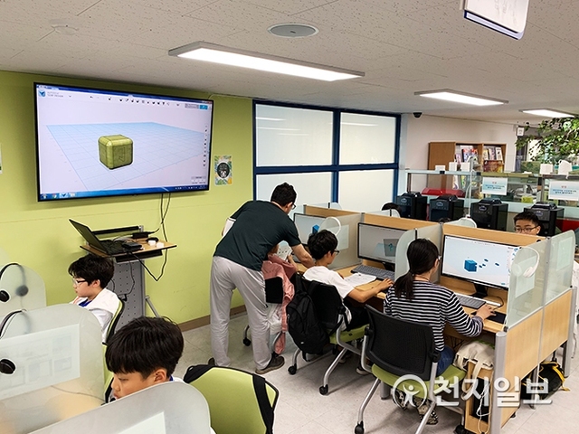 미래인재센터 3D프린팅 수업 모습. (제공: 진주시) ⓒ천지일보 2019.6.27