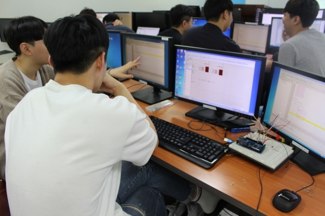 한국IT직업전문학교 융합스마트계열 교육현장 (제공: 한국IT직업전문학교)