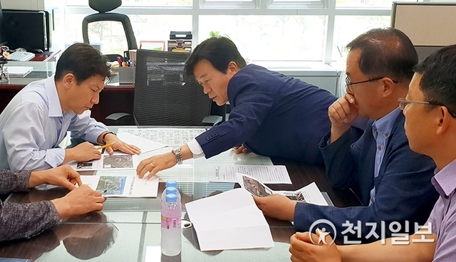 조규일 시장이 4일 기획재정부를 방문해 진주시 현안사업에 대해 설명하고 있다. (제공: 진주시) ⓒ천지일보 2019.7.4