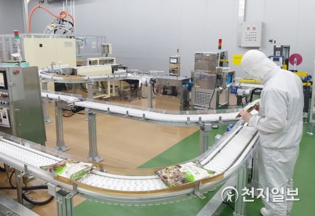 남원 ㈜지엠에프에서 지역쌀로 냉동밥을 생산하고 있다. (제공: 남원시) ⓒ천지일보 2019.7.8