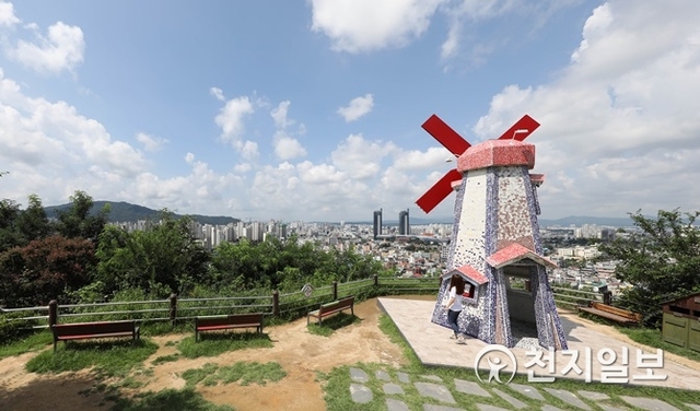 대전 시내가 한눈에 보이는 대동하늘공원 전경. (제공: 동구) ⓒ천지일보 2019.7.18