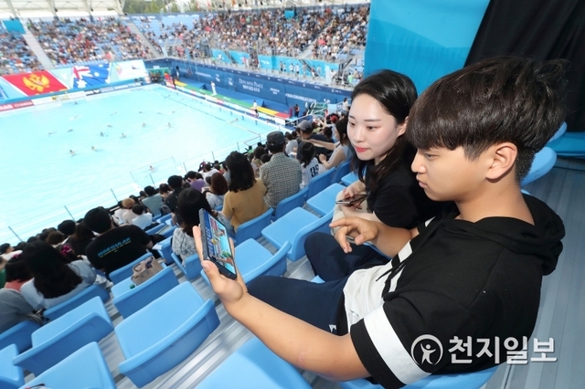 KT가 ‘2019광주FINA세계수영선수권대회’에 준비한 5G 네트워크와 5G ICT 체험관을 통해 전세계 관람객들에게 5G 기술을 선보였다고 22일 밝혔다. (제공: KT) ⓒ천지일보 2019.7.22