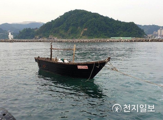 지난 6월 15일 북한 선원 4명이 탑승했던 어선. 참고 사진 (출처: 독자제공) ⓒ천지일보