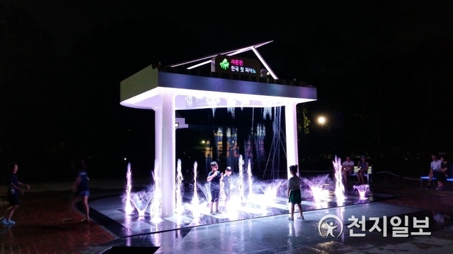 대구시 달성군이 화원읍 사문진역사공원에  ‘LED 조명분수·워터스크린’을 설치했다. (제공: 대구시 달성군) ⓒ천지일보 2019.7.30
